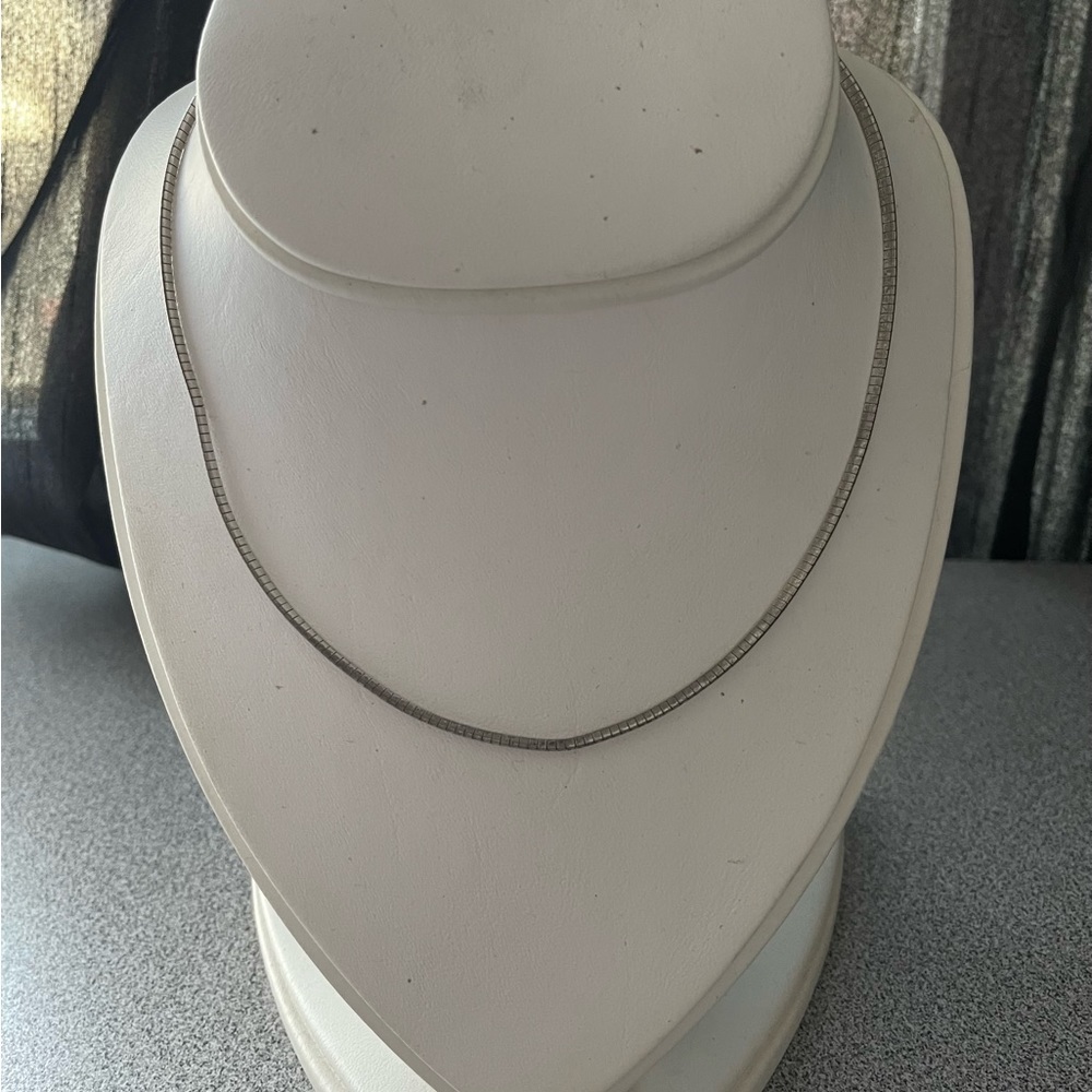 Vintage Silver Round Snake Chain  Necklace